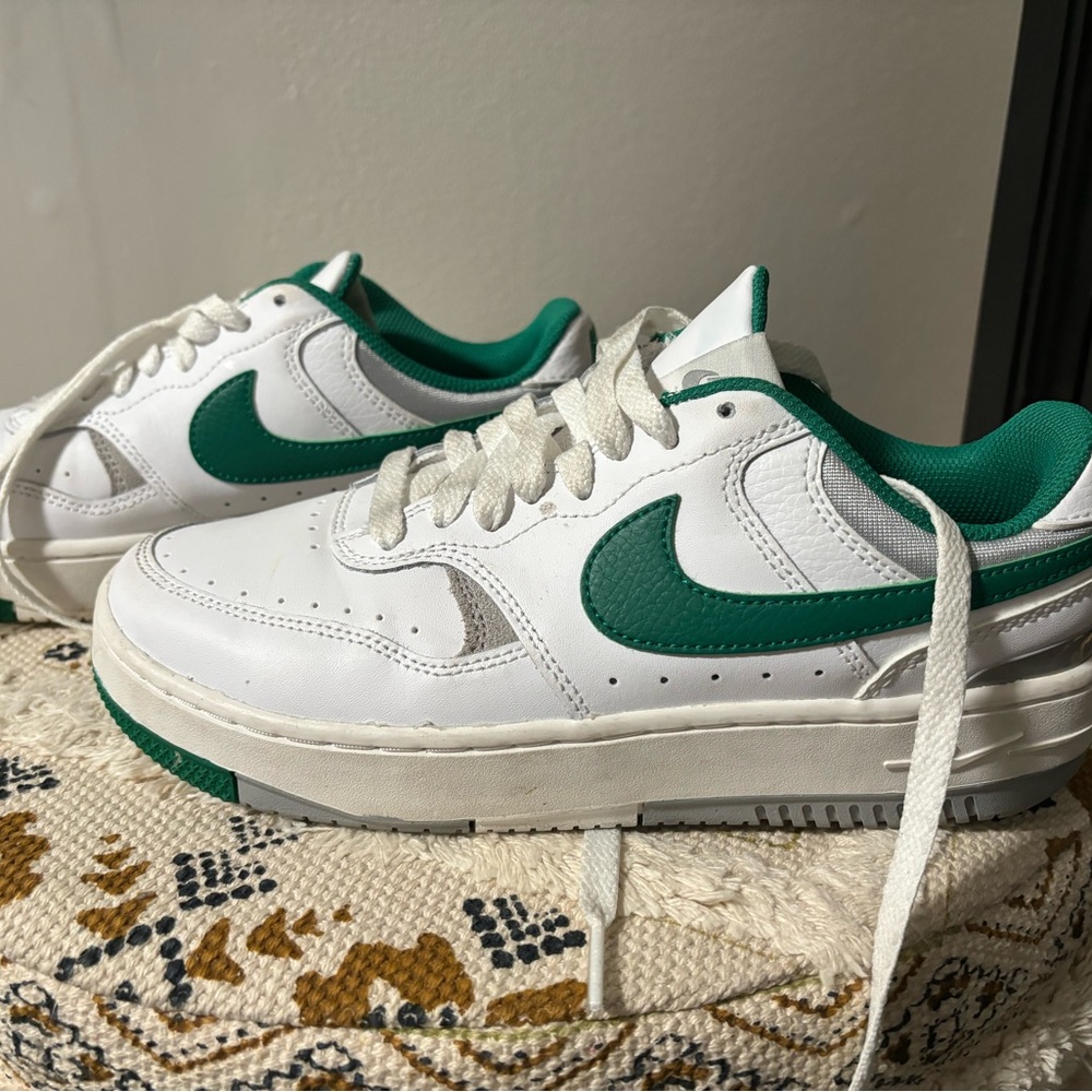 Slightly worn .. only used couple of times! Size 7